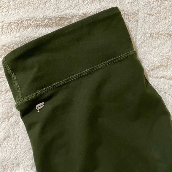 Fabletics Olive Green Active Capri Leggings / Size M - Picture 2 of 7